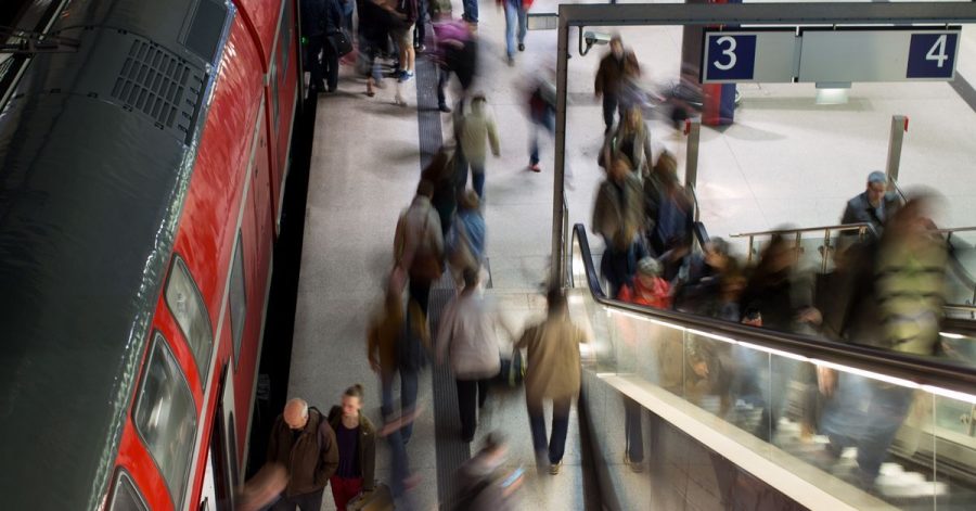 In den vergangenen Jahren gab es bei den Pendlerzahlen zwischen den Bundesländern einen deutlichen Anstieg. Von Brandenburg nach Berlin waren 2020 die meisten Berufspendler unterwegs.