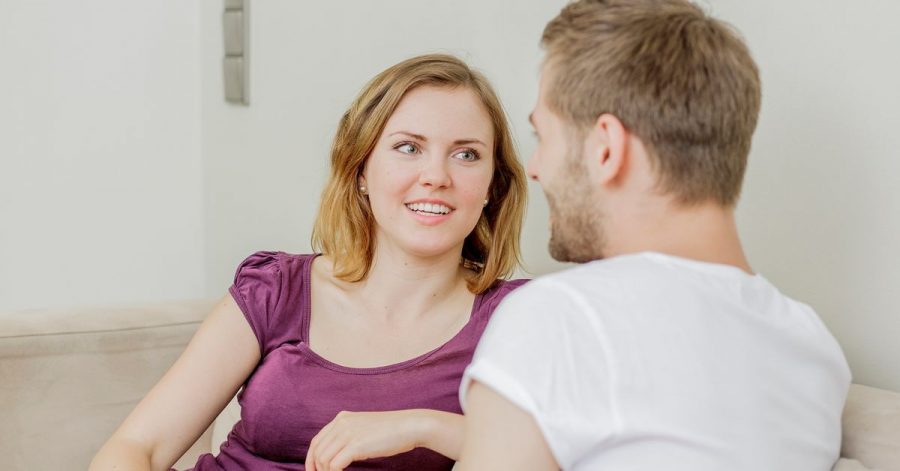 Wenn man sich zu einem Gespräch über Sex verabredet, sollte man auch für eine ungestörte Atmosphäre sorgen.