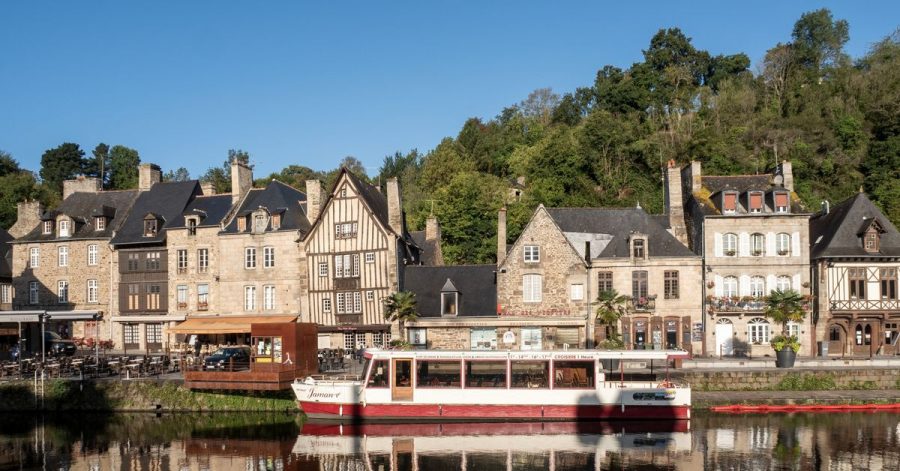 Das Rance-Tal - hier unterhalb von Dinan - ist eine sehenswerte Gegend in der Bretagne.