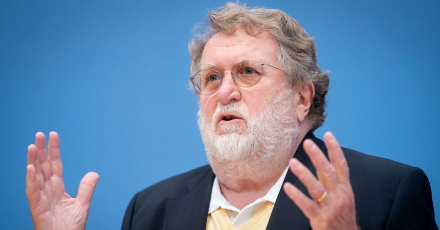 Thomas Mertens, Vorsitzender der Ständigen Impfkommission (STIKO) hat um Verständnis für die zögerliche Haltung bei Kinderimpfungen gegen Corona geworben.