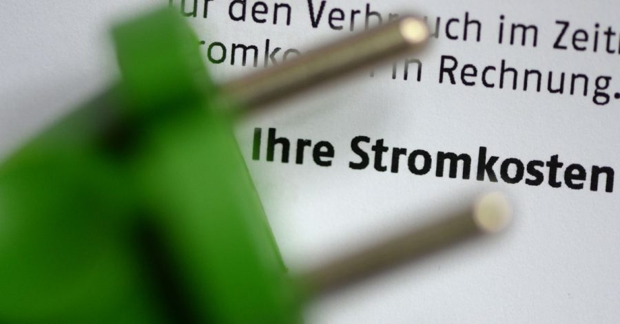 Mit 30,06 Cent pro Kilowattstunde liegt der Strompreis in Deutschland deutlich über dem EU-Durchschnitt, der laut Eurostat 21,34 Cent beträgt.