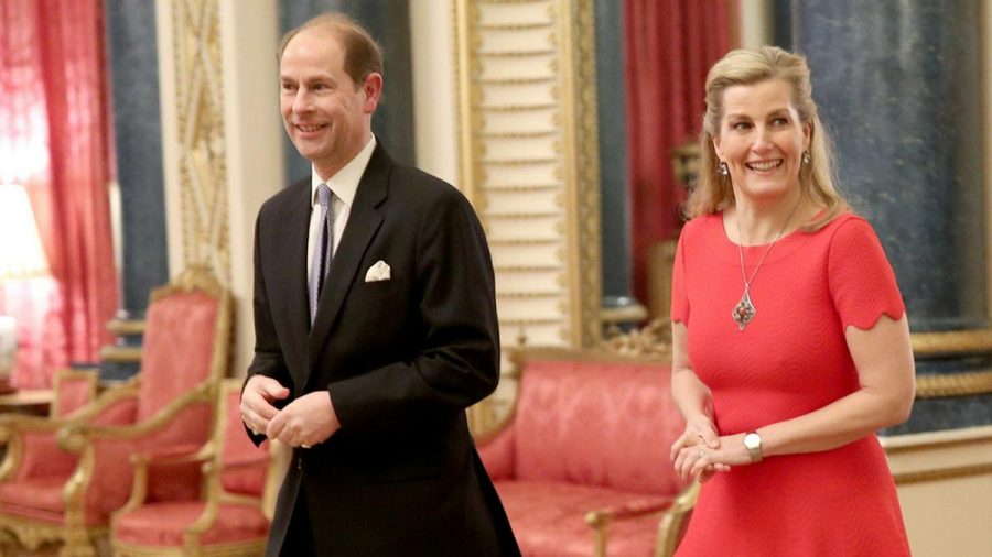 Prinz Edward und seine Frau Sophie bei einem Auftritt in London (hub/spot)