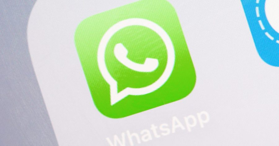 Skeptisch sein: Wer aktuell per Whatsapp die Aufforderung von Freunden bekommt, ihnen einen Zahlencode zurückzusenden, sollte das nicht tun.