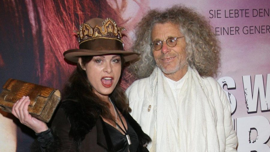 Uschi Obermaier und Rainer Langhans bei der Premiere von "Das wilde Leben" 2007 in München (rto/spot)