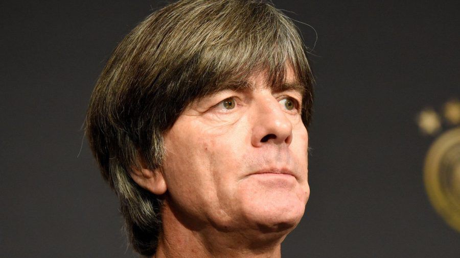 Joachim Löw 2018 bei einer Pressekonferenz. (mia/spot)