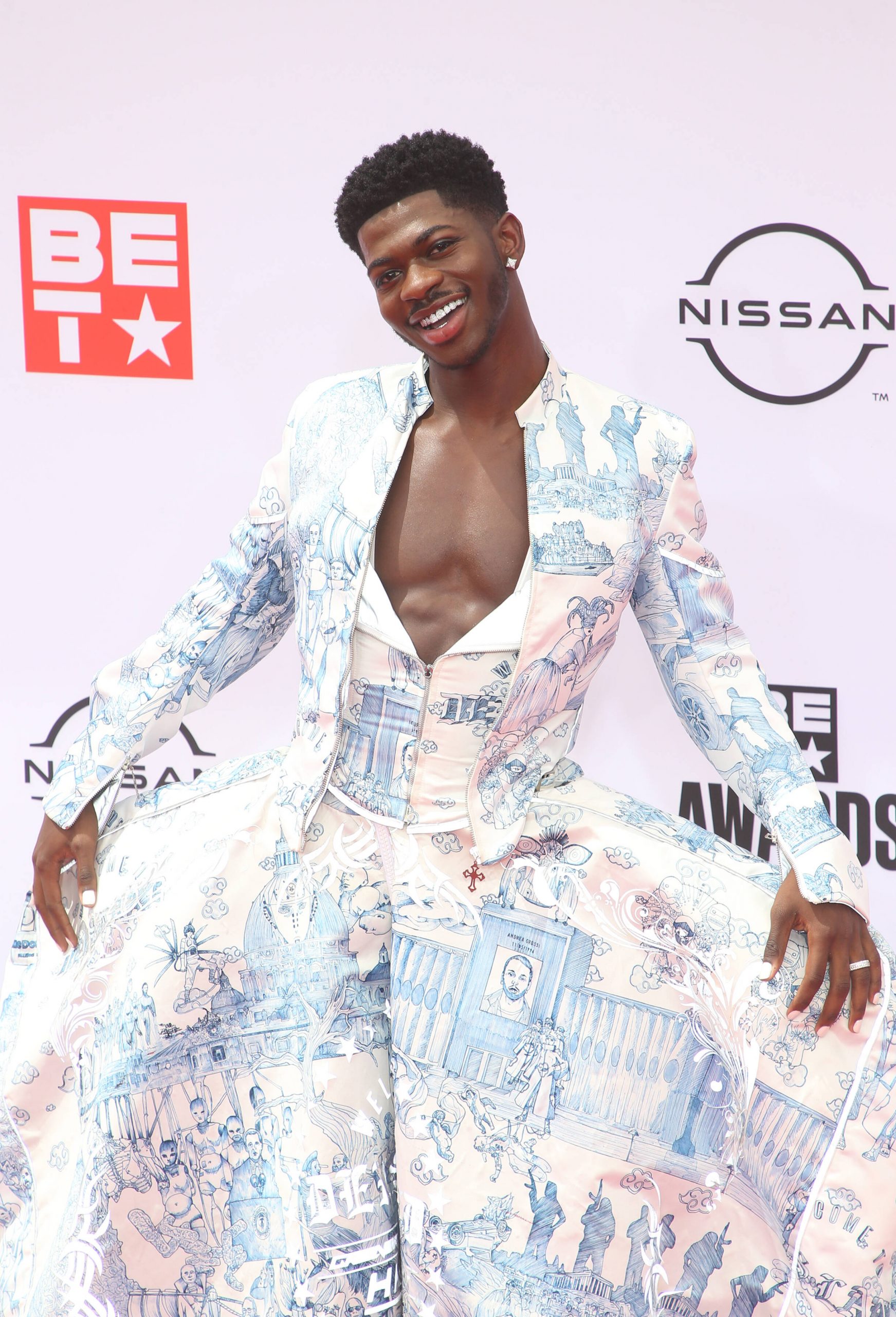 Lil Nas X: So stylisch mischte er die BET-Awards auf