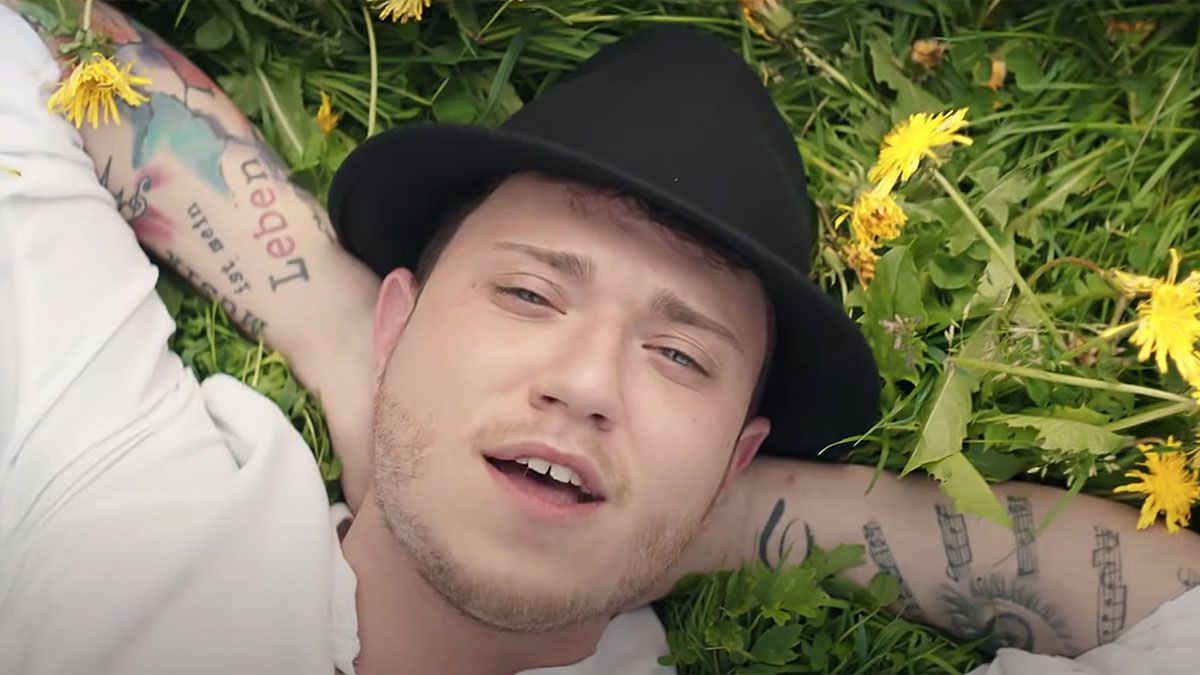 "Die Alm": Max Weidner singt den Titelsong zur ProSieben-Show
