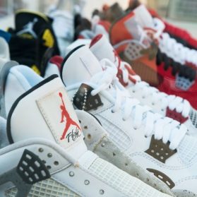 DAS sind die 10 teuersten Sneaker aller Zeiten!
