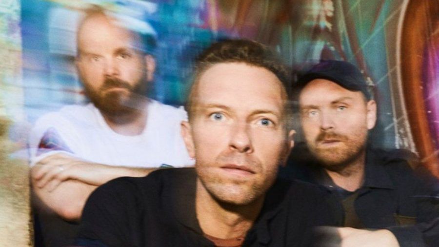 Chris Martin (Mitte) und Co. sind mit einem neuen Album zurück (rto/spot)