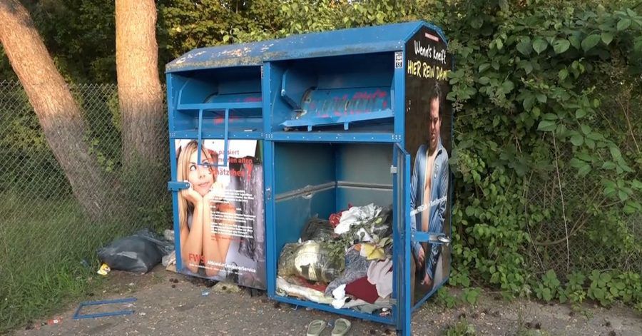 Eine 25 Jahre alte Frau ist in einem der Container gestorben.