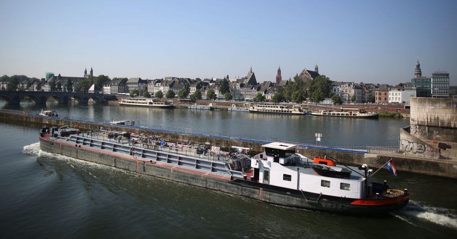 Die Maas fließt mitten durch Maastricht. Die niederländische Stadt erwartet schwere Überschwemmungen.