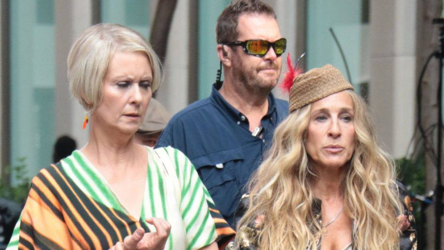 Sarah Jessica Parker (r.) und Cynthia Nixon am Set von "And Just Like That..." (wue/spot)
