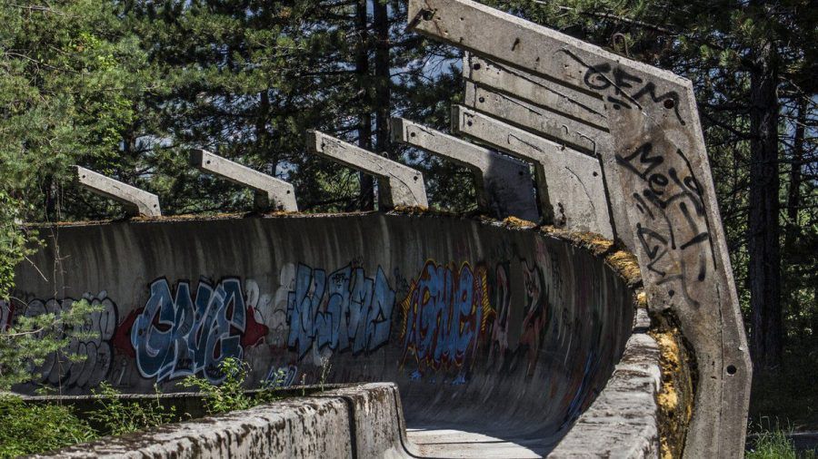 Kaum noch als solche zu erkennen: Die Bobbahn am Trebevi?. (kms/spot)