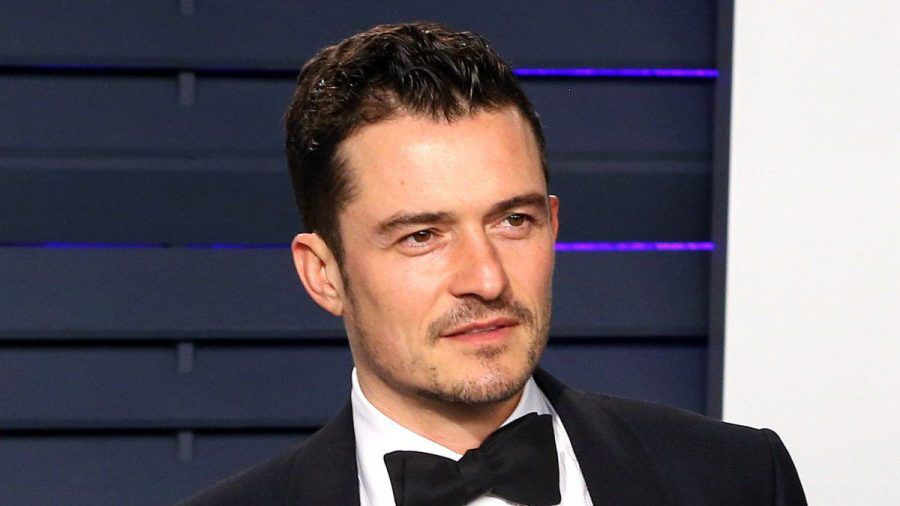 Orlando Bloom stellt seine Treffsicherheit unter Beweis (rto/spot)