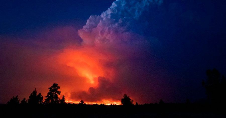 Flammen und Rauch des «Bootleg»-Feuers im US-Bundesstaat Oregon.