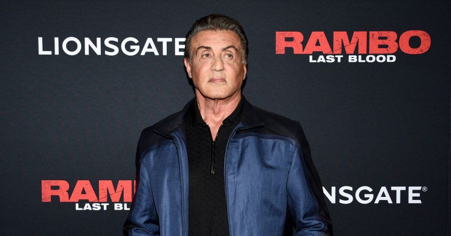 Mit seiner Ehefrau Jennifer Flavin hat Sylvester Stallone drei Töchter.