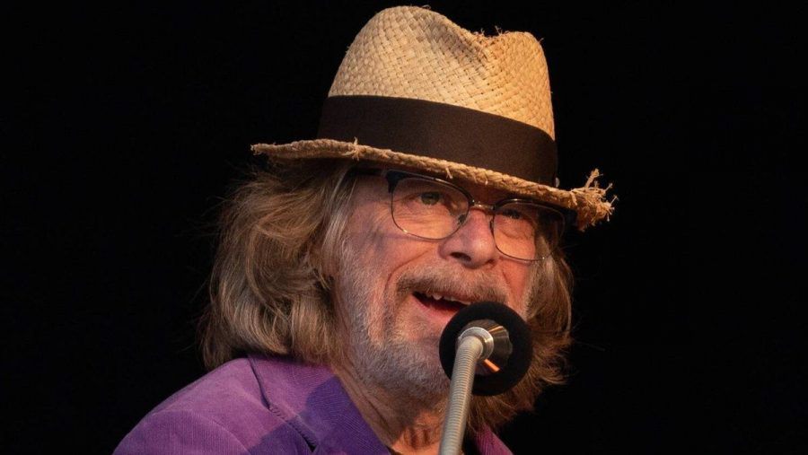 Helge Schneider beim Strandkorb Open Air in Wiesbaden. (rto/spot)