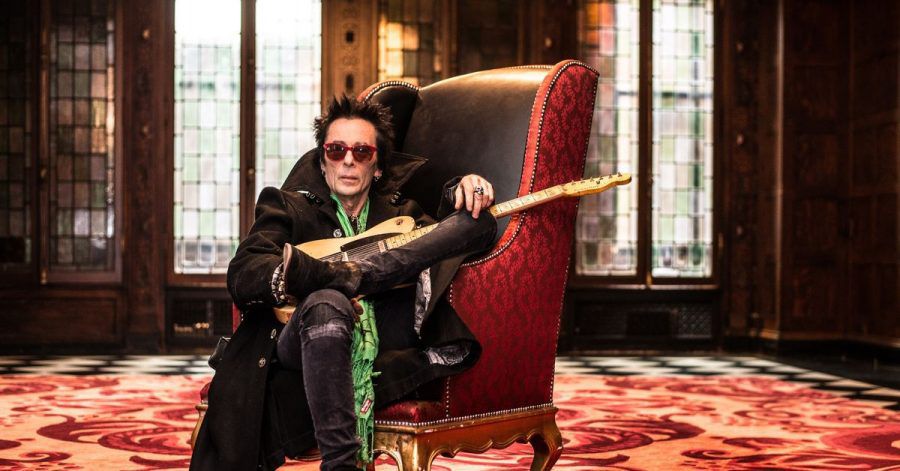 Gitarrenvirtuose Earl Slick verzichtet auf Gesang.