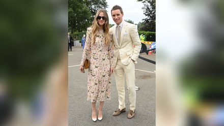 Eddie Redmayne und Frau Hannah gaben in Wimbledon ein stylisches Paar ab. (jom/spot)