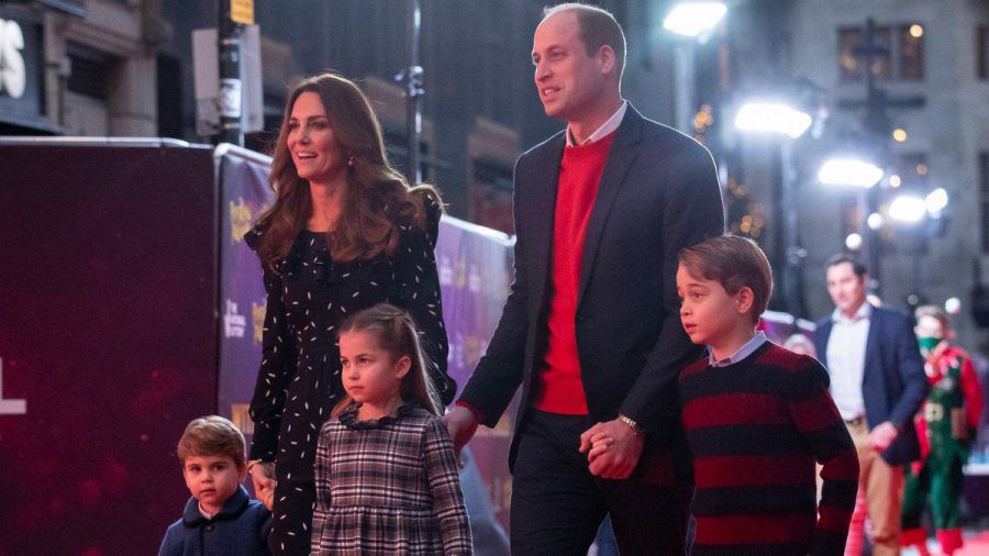 Herzogin Kate, Prinz William und ihre drei Kinder Louis, Charlotte und George (v.l.) bei einem Auftritt in London (eee/spot)