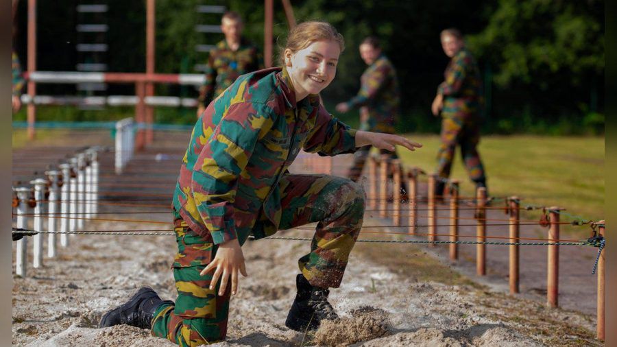 Kronprinzessin Elisabeth von Belgien trainiert an der Königlichen Militärakademie. (ili/spot)