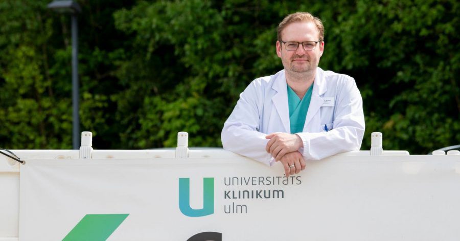 Der Internist Dominik Buckert arbeitet als Oberarzt in einer Spezialambulanz für Covid-Spätfolgen an der Uniklinik Ulm.