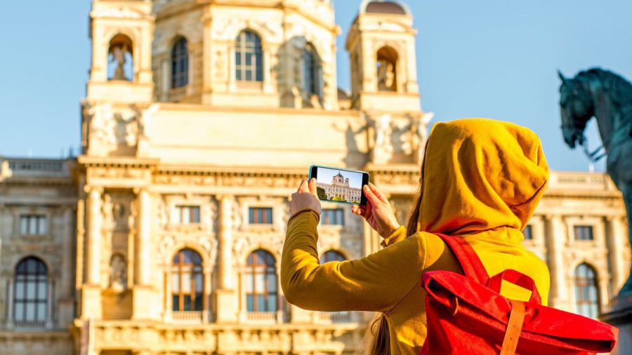 In Österreich können Touristen größtenteils ohne Maske die Städte erkunden. (amw/spot)