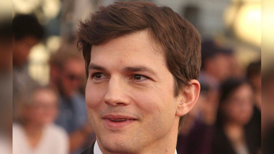 Ashton Kutcher sollte mit Richard Bransons Weltraumflugzeug ins All fliegen. (nra/spot)