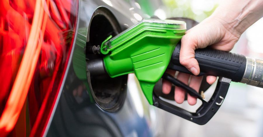 Seit Anfang des Jahres verteuert schon die CO2-Abgabe den Sprit hierzulande merklich. Die Umsetzung des EU-Konzepts könnte den Betrieb von Verbrennerautos noch kostspieliger machen.