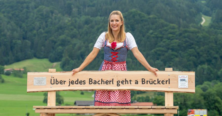 Mit ihrem Lied «Über jedes Bacherl geht a Brückerl» hat Stefanie Hertel 1992 den Grand Prix der Volksmusik gewonnen.