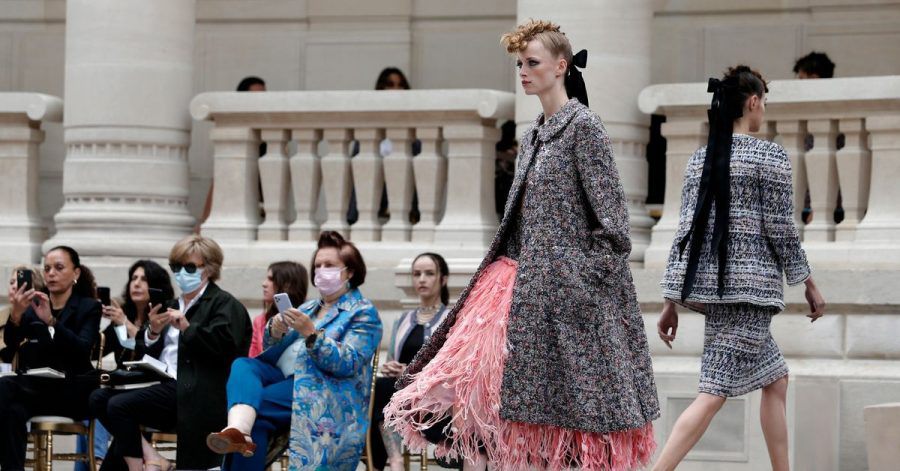 Die Show von Chanel in Paris.