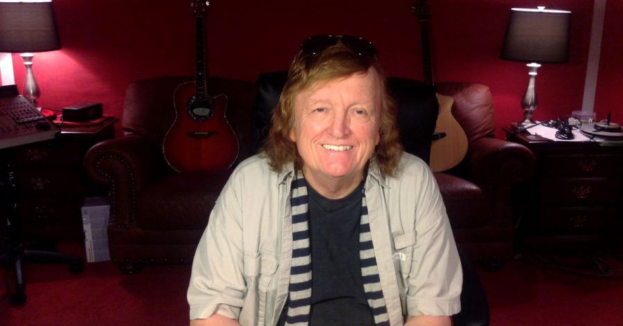 Der deutsche Musikproduzent Frank Farian in seinem Tonstudio (2016).