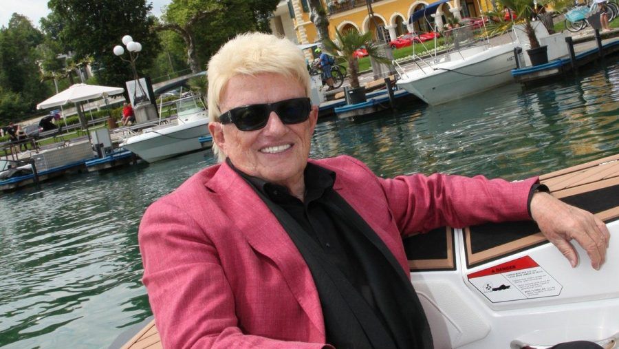 Heino beim Dreh seines neuen Musikvideos zu "Holiday am Wörthersee". (eee/spot)