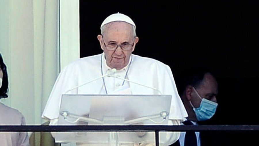 Papst Franziskus auf dem Balkon des Gemelli-Hospitals in Rom. (rto/spot)