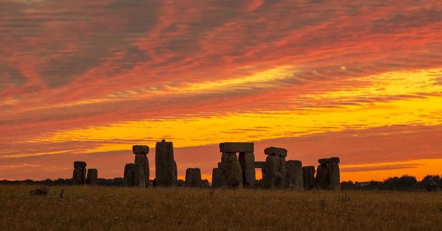 Sonnenaufgang über Stonehenge.