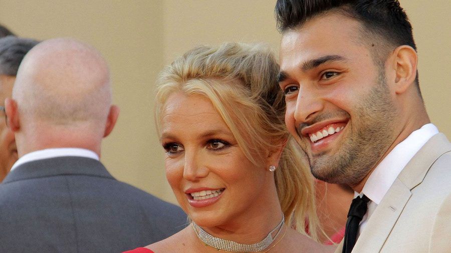 Britney mit ihrem Verlobten Sam Ashgari