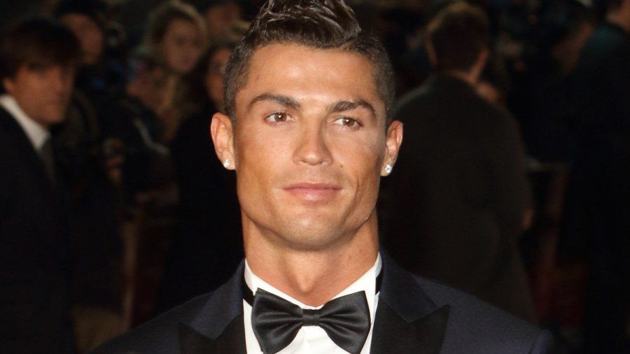 Schwer zu glauben, aber: Cristiano Ronaldo kann auch die fußballfreie Zeit genießen. (stk/spot)