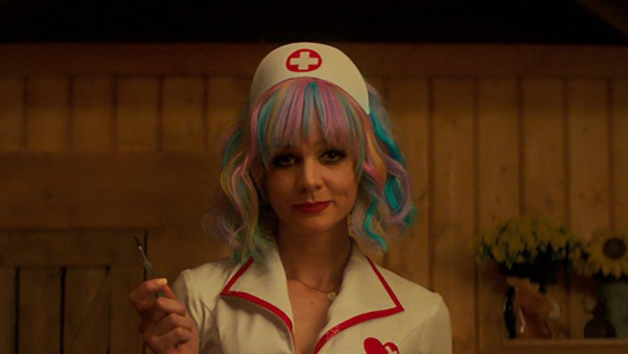 Cassie (Carey Mulligan) hat es auf Männer abgesehen, die hilflose Frauen abschleppen wollen. (stk/spot)