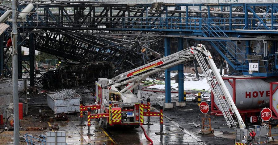 Leverkusener warten nach der Explosion im Chempark auf die Ergebnisse von Umwelt-Analyse.