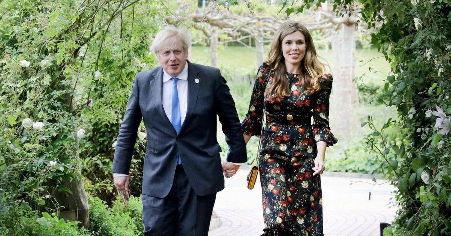 Boris Johnson und seine Ehefrau Carrie Johnson im Juni in Cornwall.