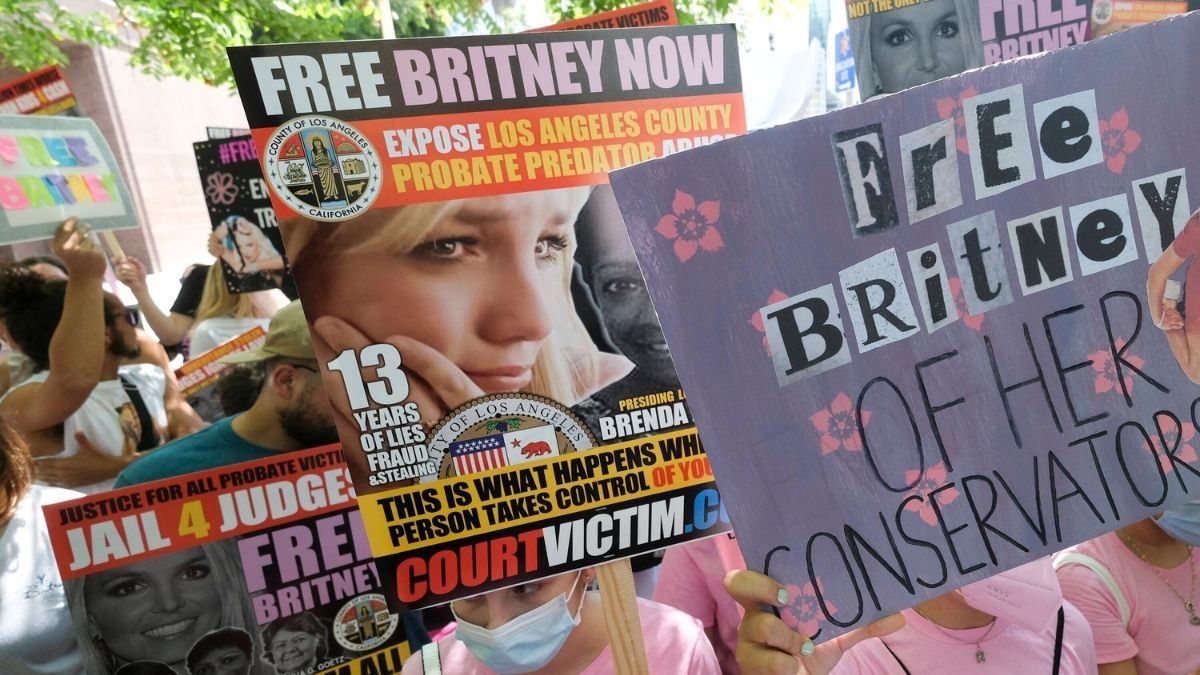 Britney Spears zeigt sich weiterhin Oben-ohne auf Instagram