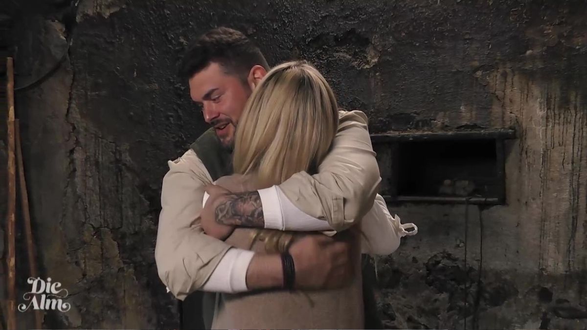 "Die Alm": Mirja und Ioannis landen im Bett