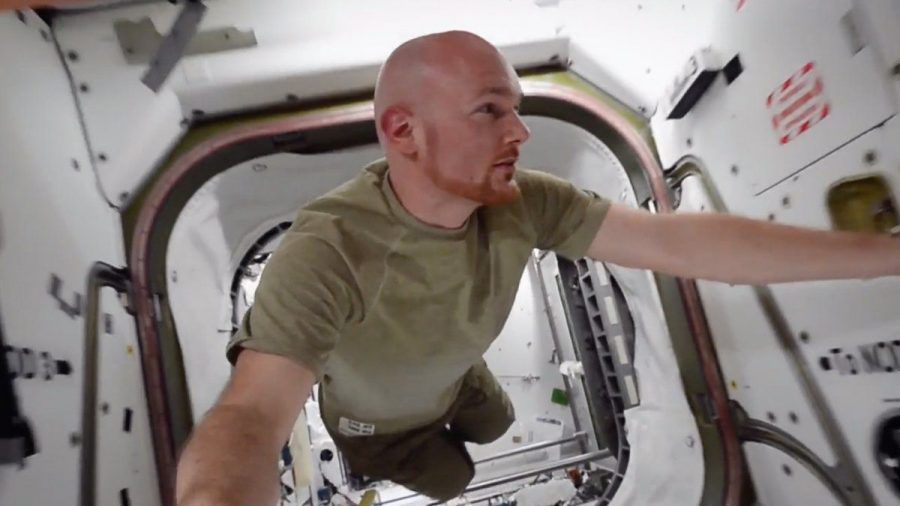 Astronaut Alexander Gerst führt im Dokumentarfilm "Wer wir waren" durch die ISS. (ili/spot)