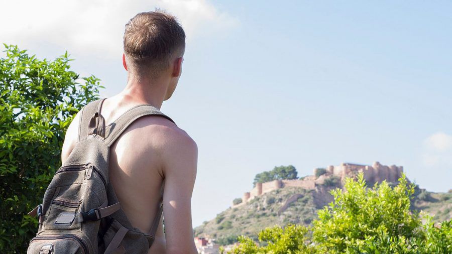 "Wandern ist das neue Clubbing": Vom Nacktwanderer bis zum Nachtwanderer