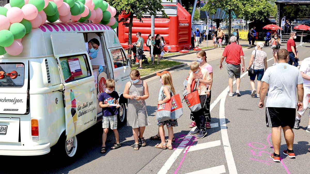 75.000 Portionen Eis in 75 Stunden