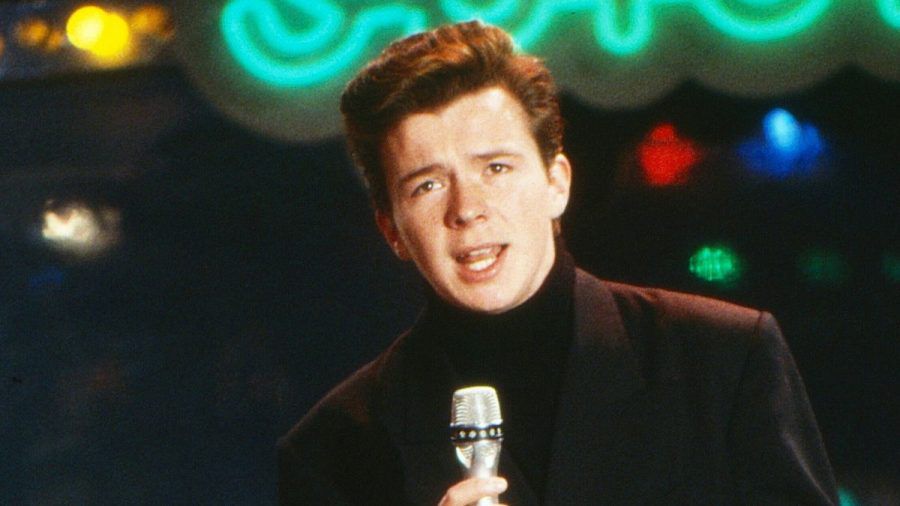 "Never Gonna Give You Up": Rick Astley feiert eine Milliarde Klicks