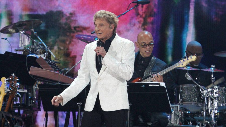 Sänger Barry Manilow konnte seinen Auftritt am Samstagabend nicht beenden. (wag/spot)