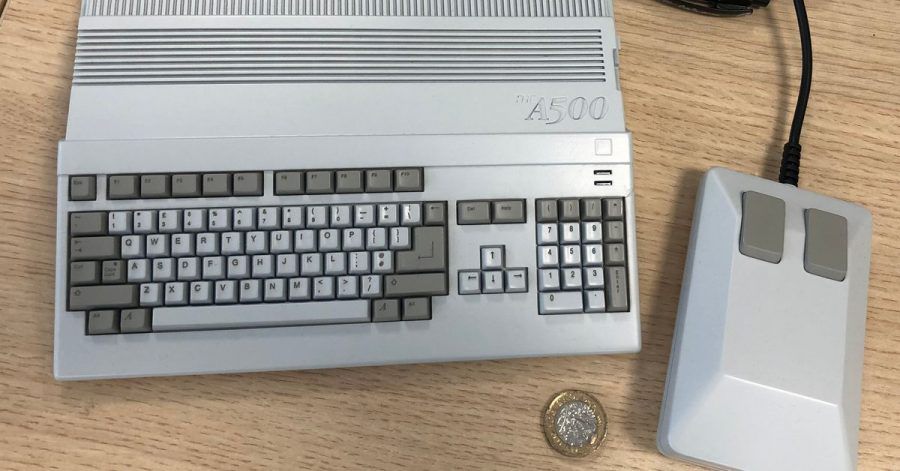 Gleiche Form, neue Größe: Der The A500 Mini kommt als Neuauflage des Amiga 500 von 1987 Anfang 2022 in den Handel.