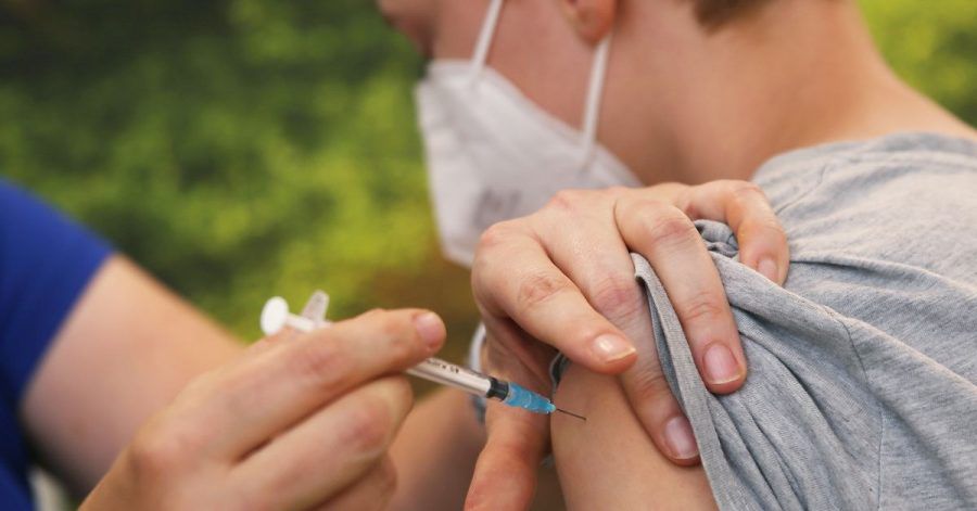 Die Ständige Impfkommission (Stiko) spricht sich nun für Corona-Impfungen für alle Kinder und Jugendlichen ab zwölf Jahren aus.