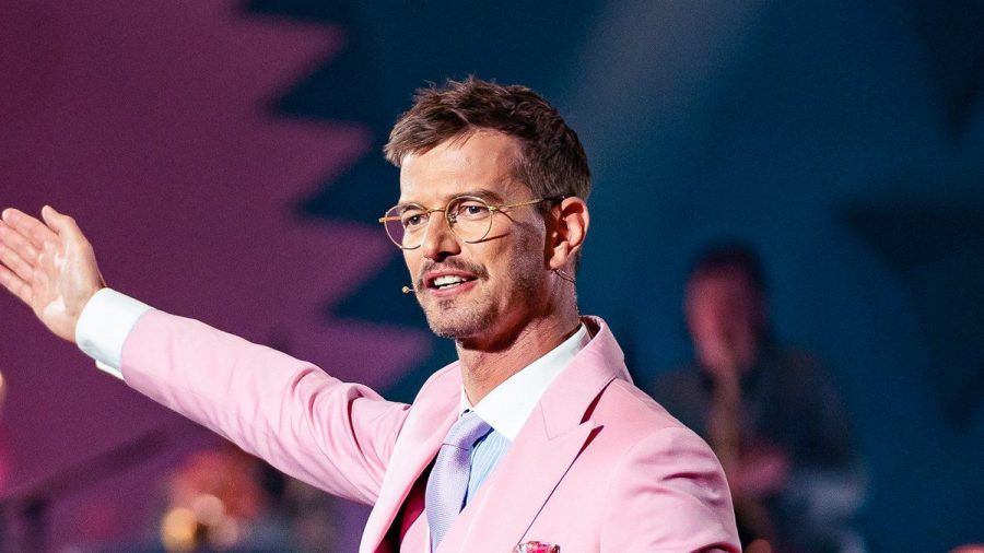 Nicht nur Siegertyp, sondern auch Gentleman: Joko Winterscheidt. (stk/spot)